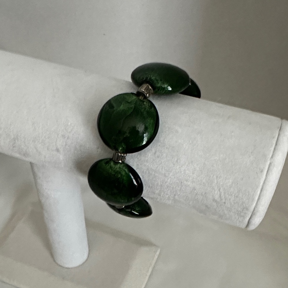 Elegant Green Beaded Bracelet